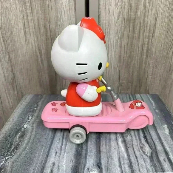 Hello Kitty Scooter Toy Without Remote - Picture 3 of 8